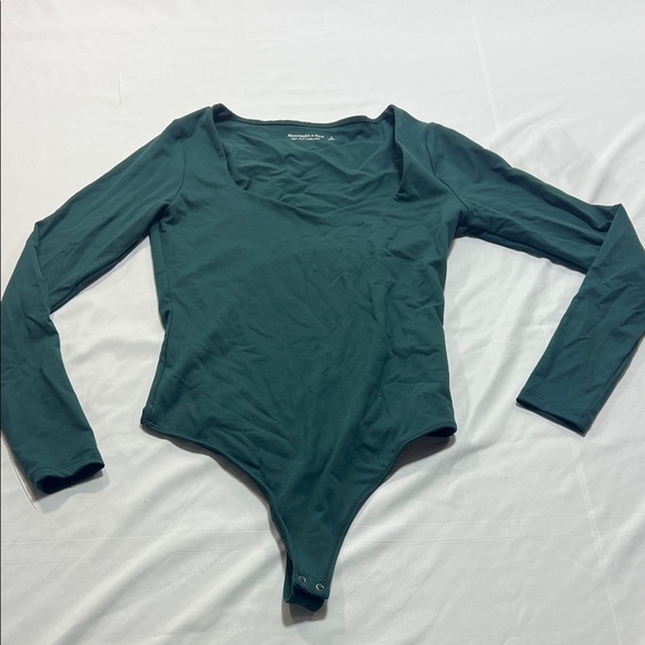 Abercrombie & Fitch Tops - Abercrombie long sleeve body suit size small
